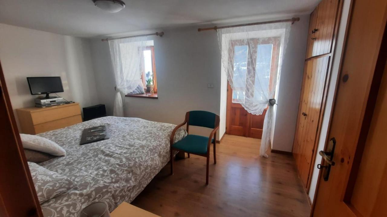 Casa Indipendente Val D'Ayas - Challand Saint Anselme ภายนอก รูปภาพ