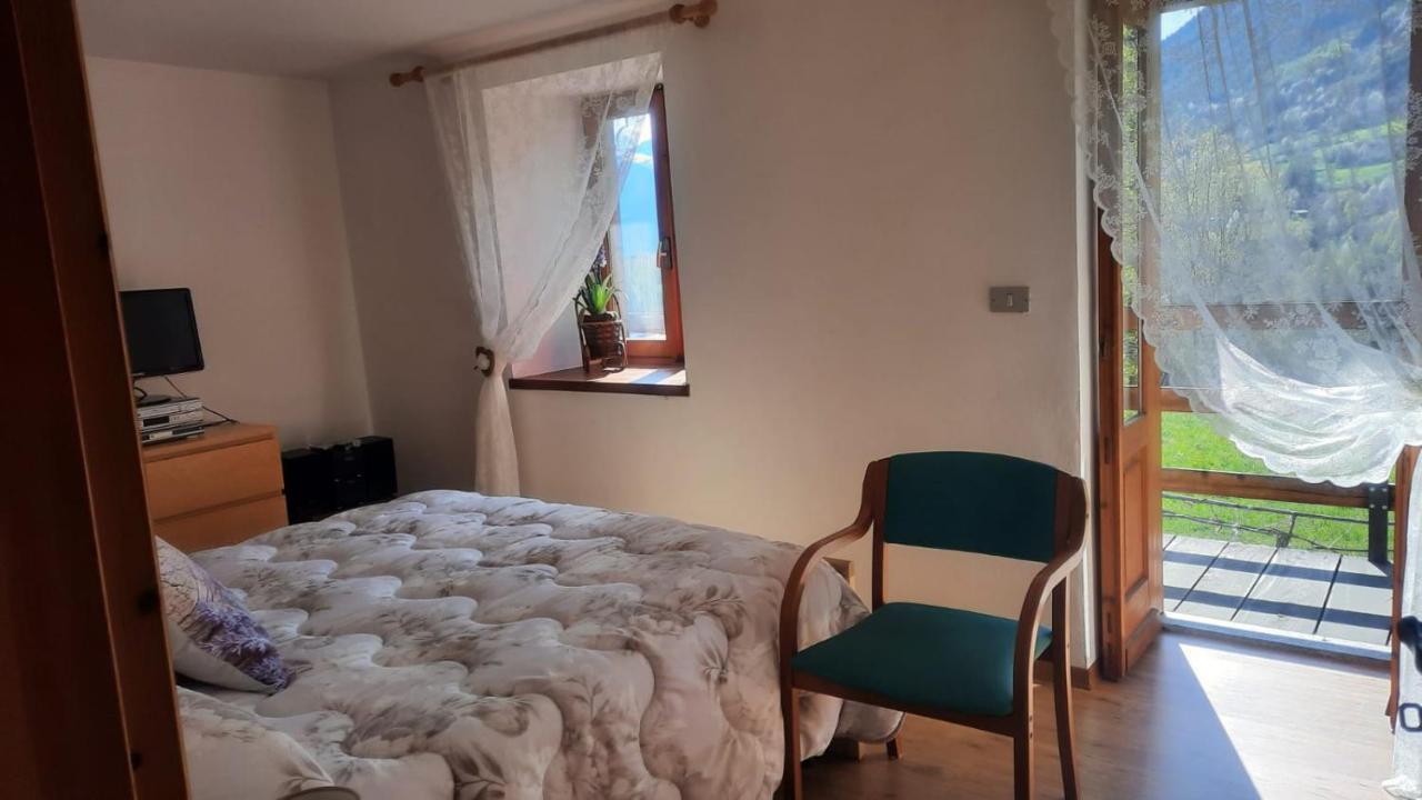 Casa Indipendente Val D'Ayas - Challand Saint Anselme ภายนอก รูปภาพ